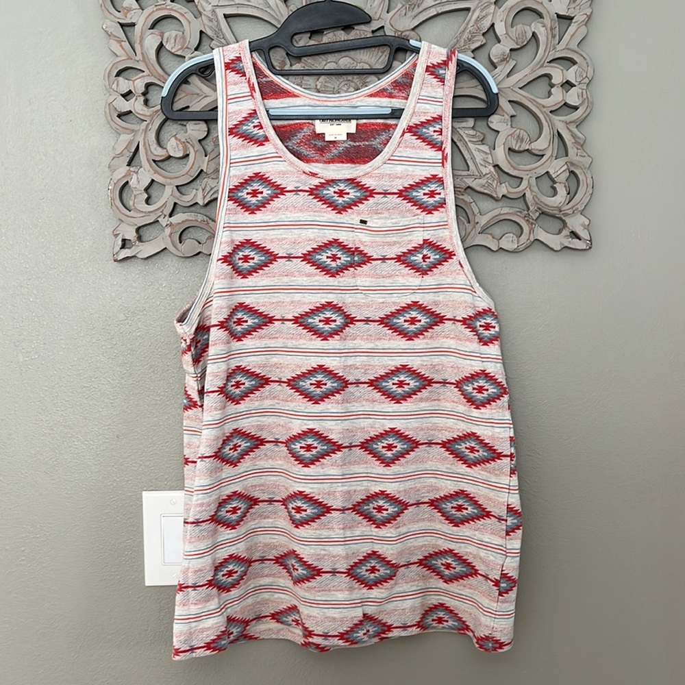 Obey patterned tank